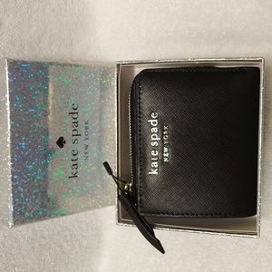 New In Box Kate Spade Small Black Saffiano Leather Zip Coin Card Bifold Wallet